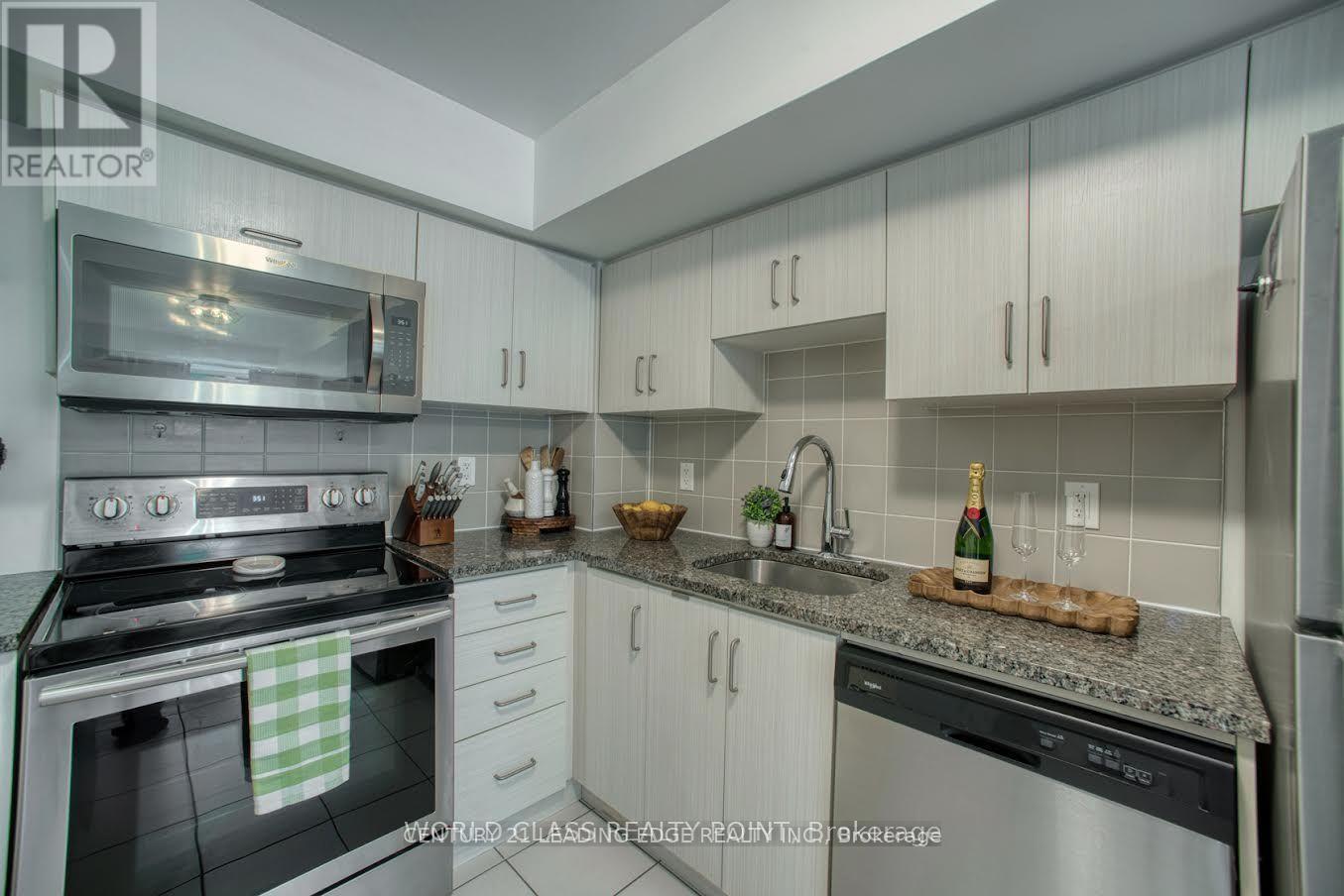 221 - 7 Applewood Lane E, Toronto, Ontario  M9C 0C1 - Photo 5 - W13675818