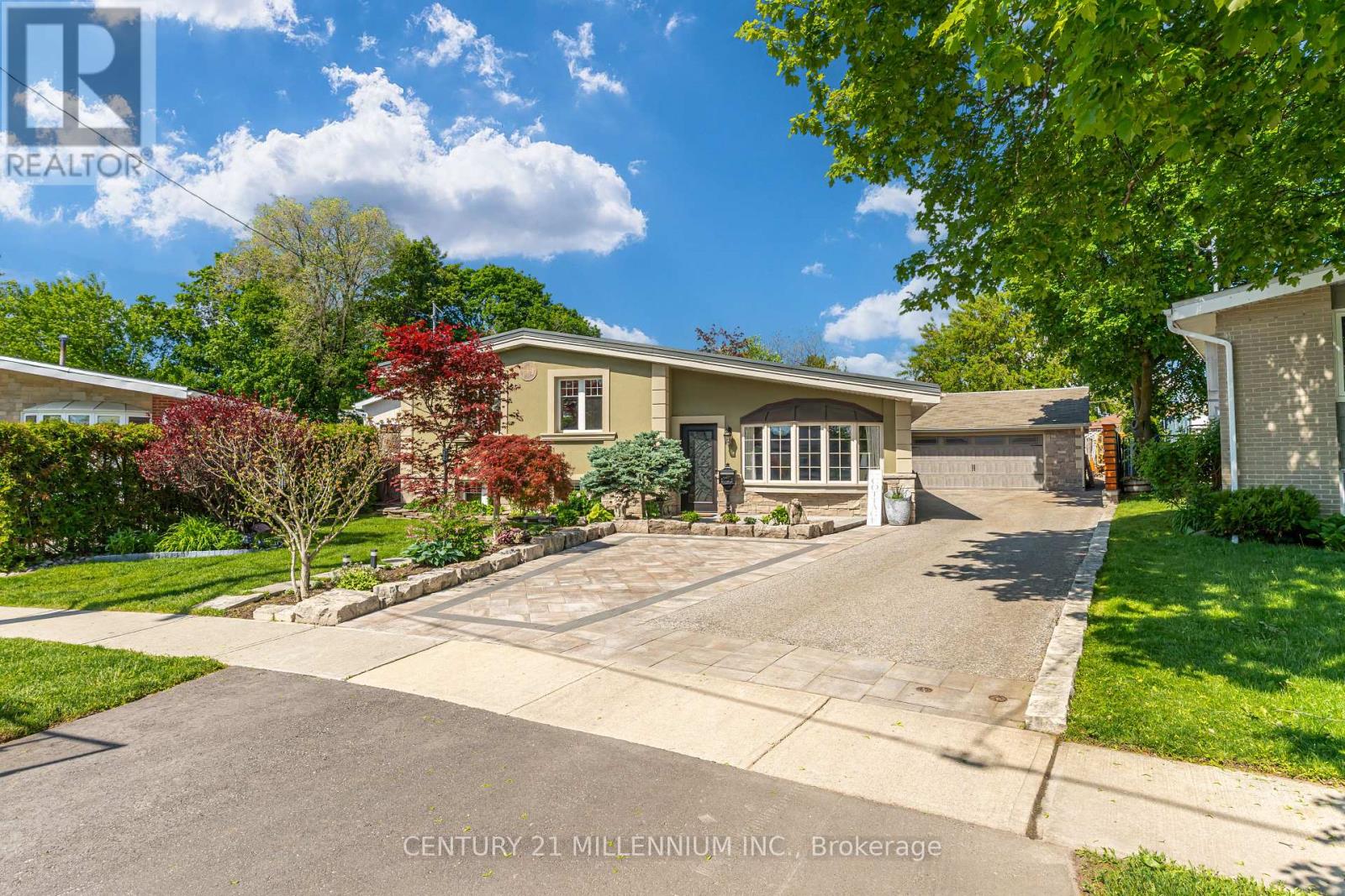 26 Alston Court, Brampton, Ontario  L6W 3B6 - Photo 1 - W13675832