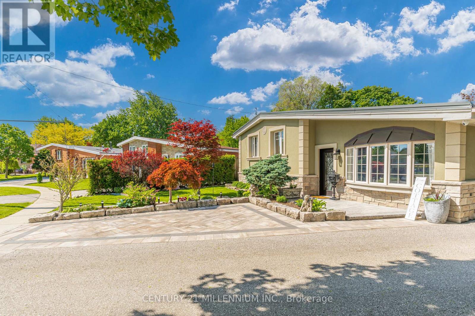 26 Alston Court, Brampton, Ontario  L6W 3B6 - Photo 2 - W13675832