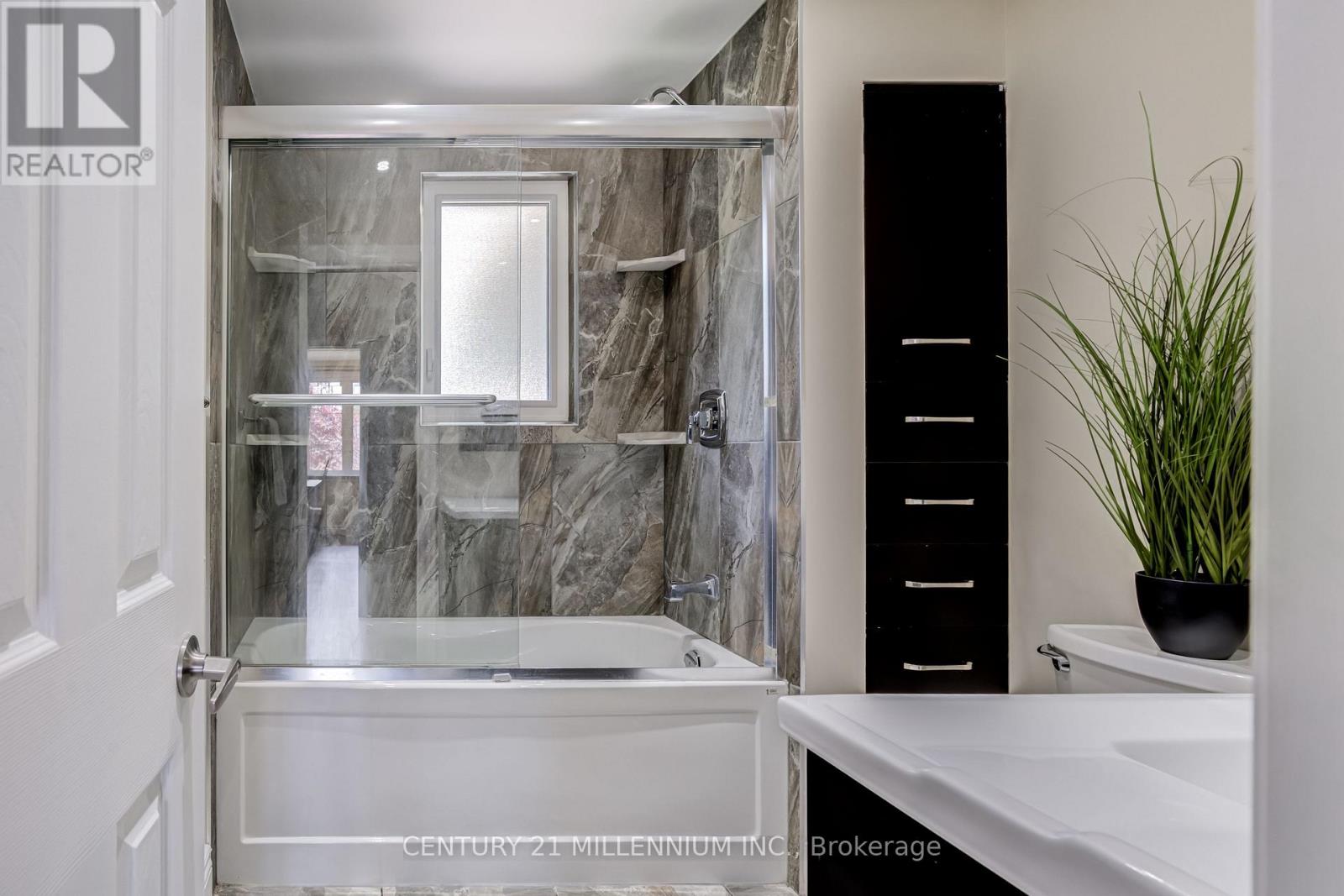 26 Alston Court, Brampton, Ontario  L6W 3B6 - Photo 23 - W13675832