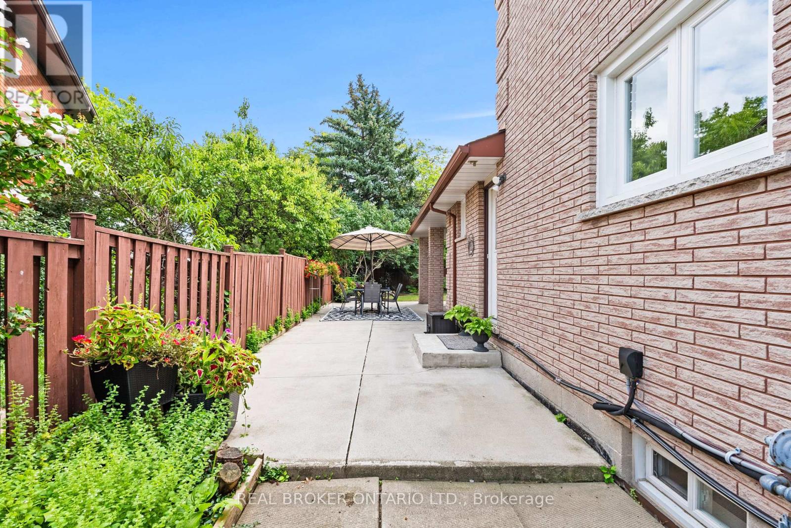 87 Monte Drive, Hamilton, Ontario  L8G 4M4 - Photo 45 - X13675766