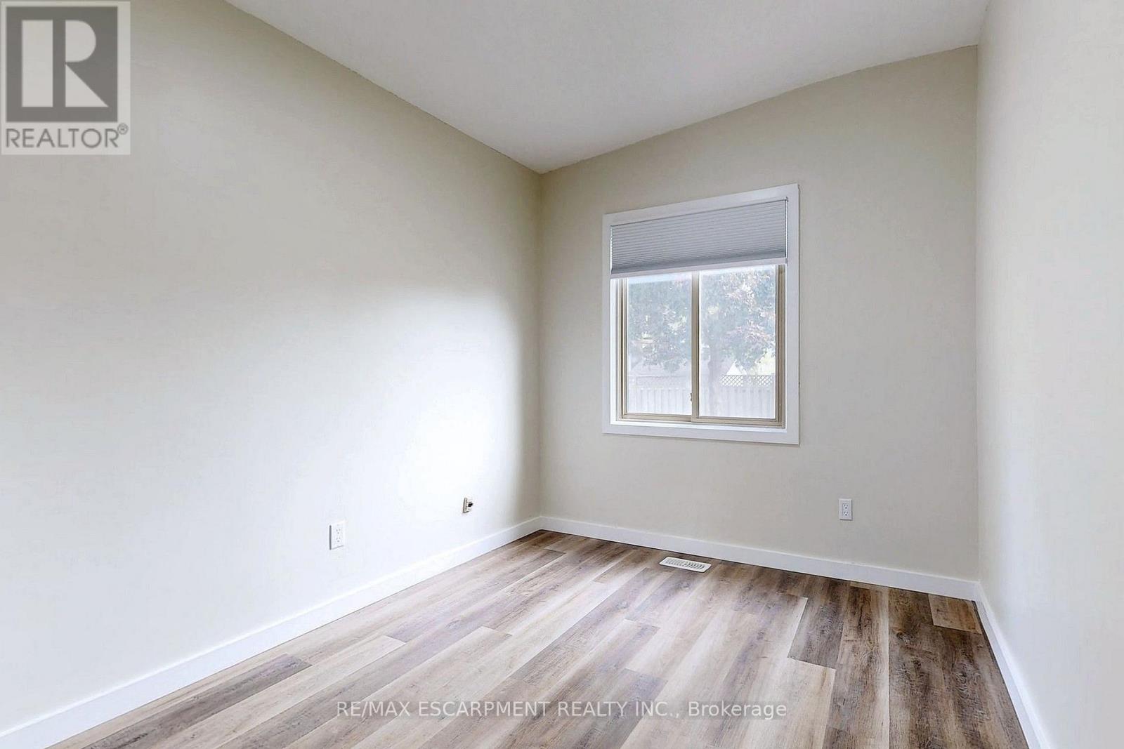 Upper - 65 Fielding Crescent, Hamilton, Ontario  L8V 2P3 - Photo 15 - X13675828