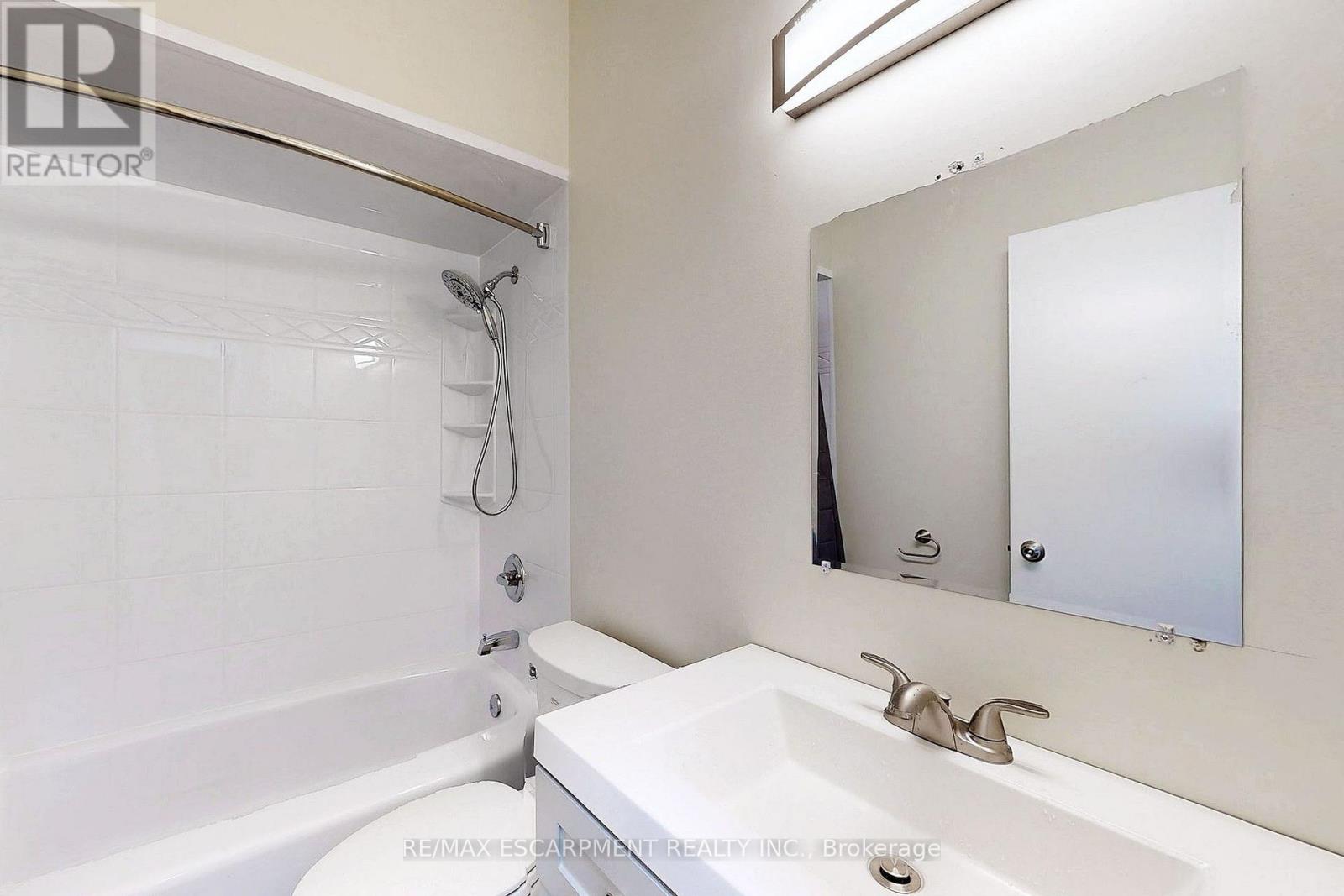 Upper - 65 Fielding Crescent, Hamilton, Ontario  L8V 2P3 - Photo 17 - X13675828
