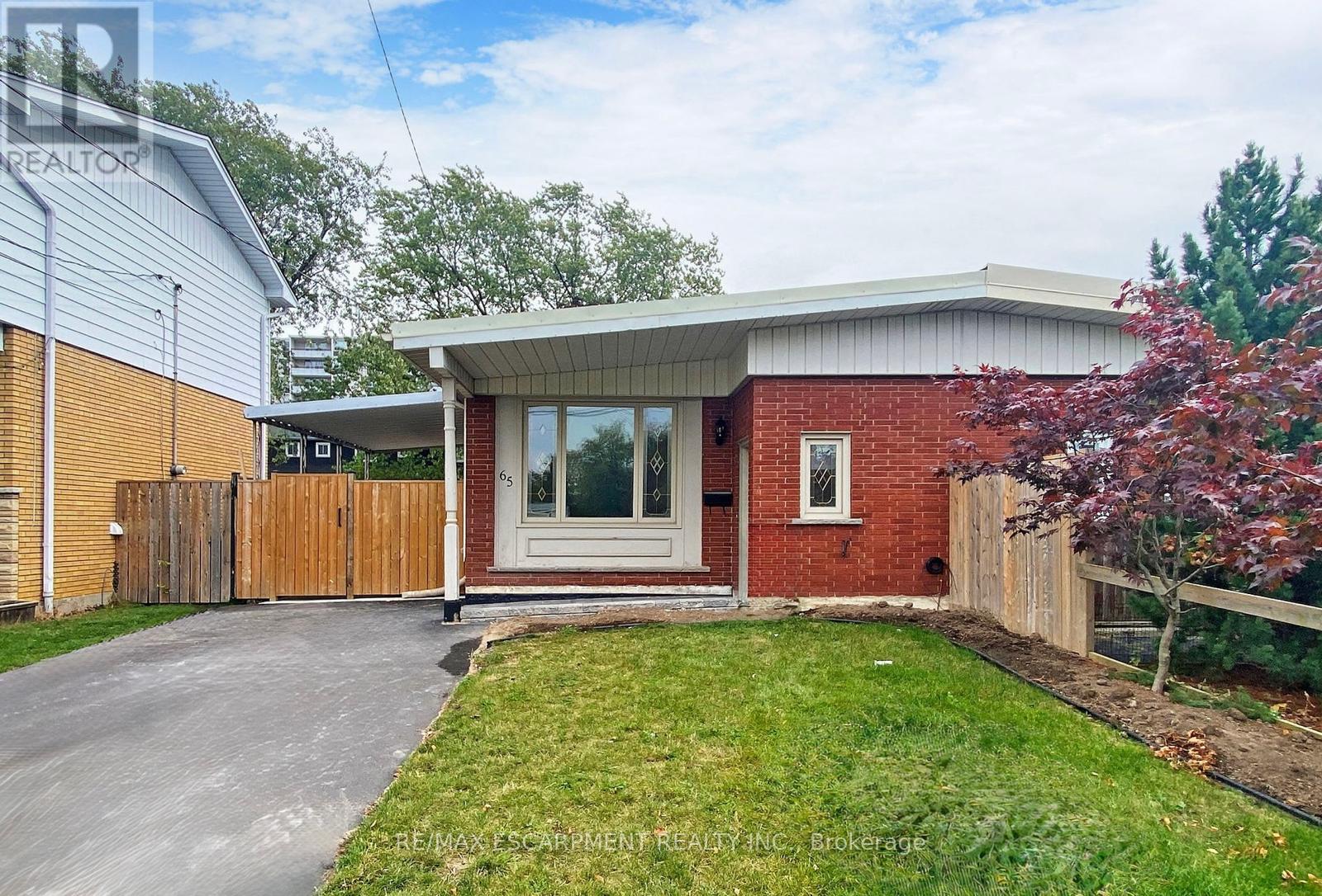 Upper - 65 Fielding Crescent, Hamilton, Ontario  L8V 2P3 - Photo 2 - X13675828