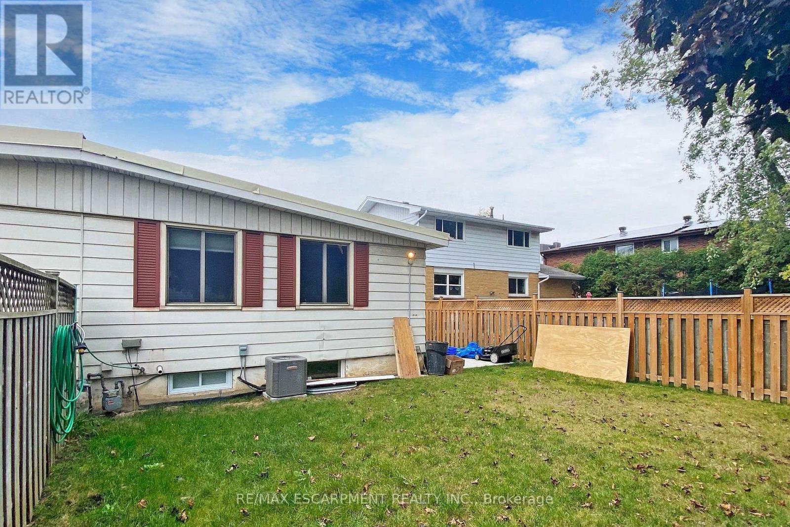 Upper - 65 Fielding Crescent, Hamilton, Ontario  L8V 2P3 - Photo 20 - X13675828