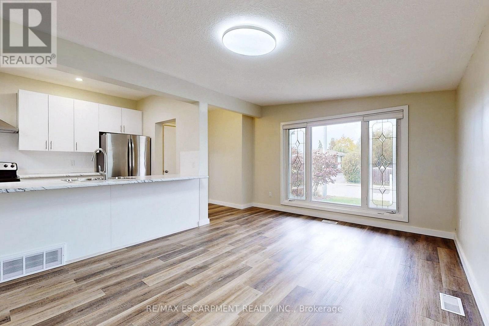 UPPER - 65 FIELDING CRESCENT