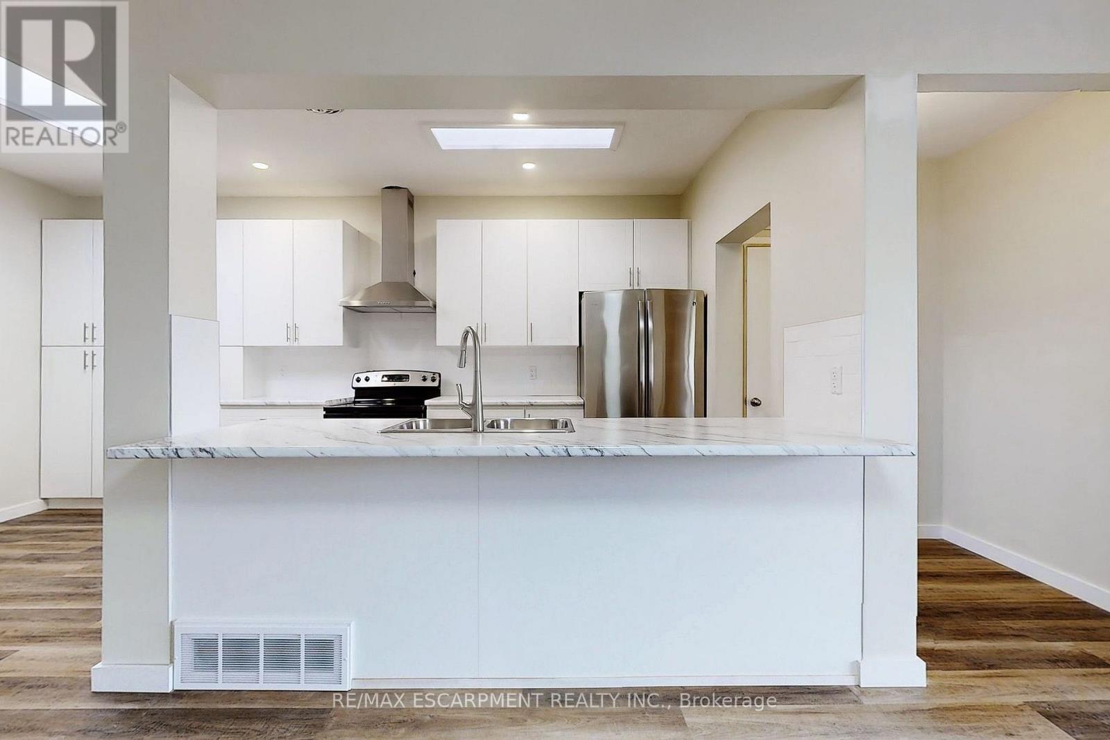 Upper - 65 Fielding Crescent, Hamilton, Ontario  L8V 2P3 - Photo 7 - X13675828