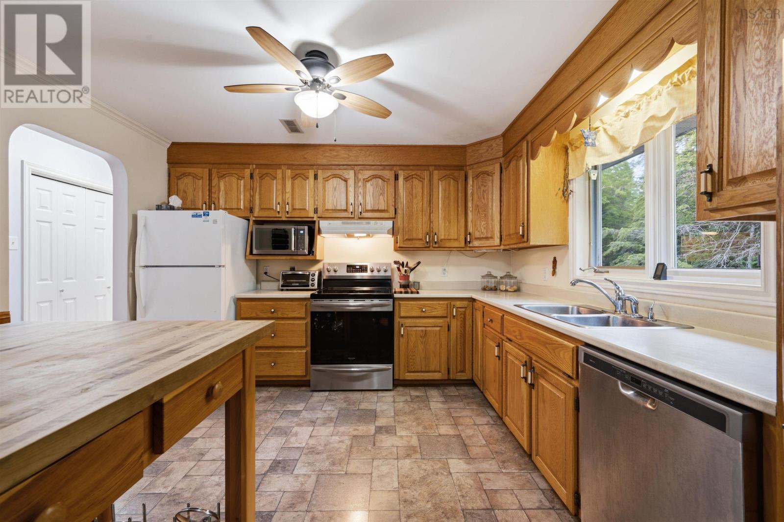 10 Elmwood Court, Middle Sackville, Nova Scotia  B4E 3B1 - Photo 14 - 202618448