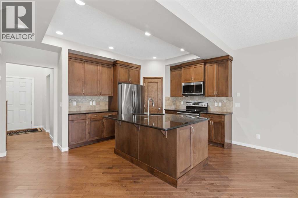 40 Panatella Mews NW, Calgary, Alberta  T3K 6C7 - Photo 9 - A2333815
