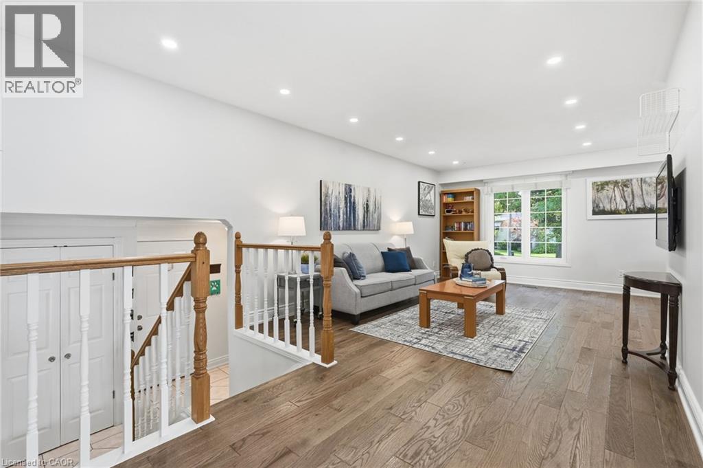 596 Louise Drive, Burlington, Ontario  L7L 2T9 - Photo 7 - 40853280
