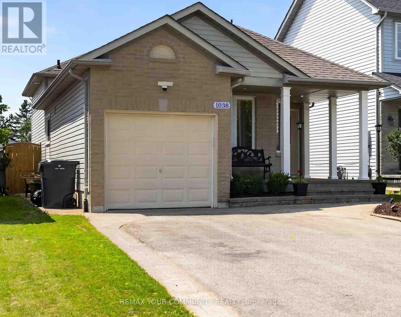 1038 Grandlea Court, Oshawa, Ontario  L1K 2N1 - Photo 3 - E13662820