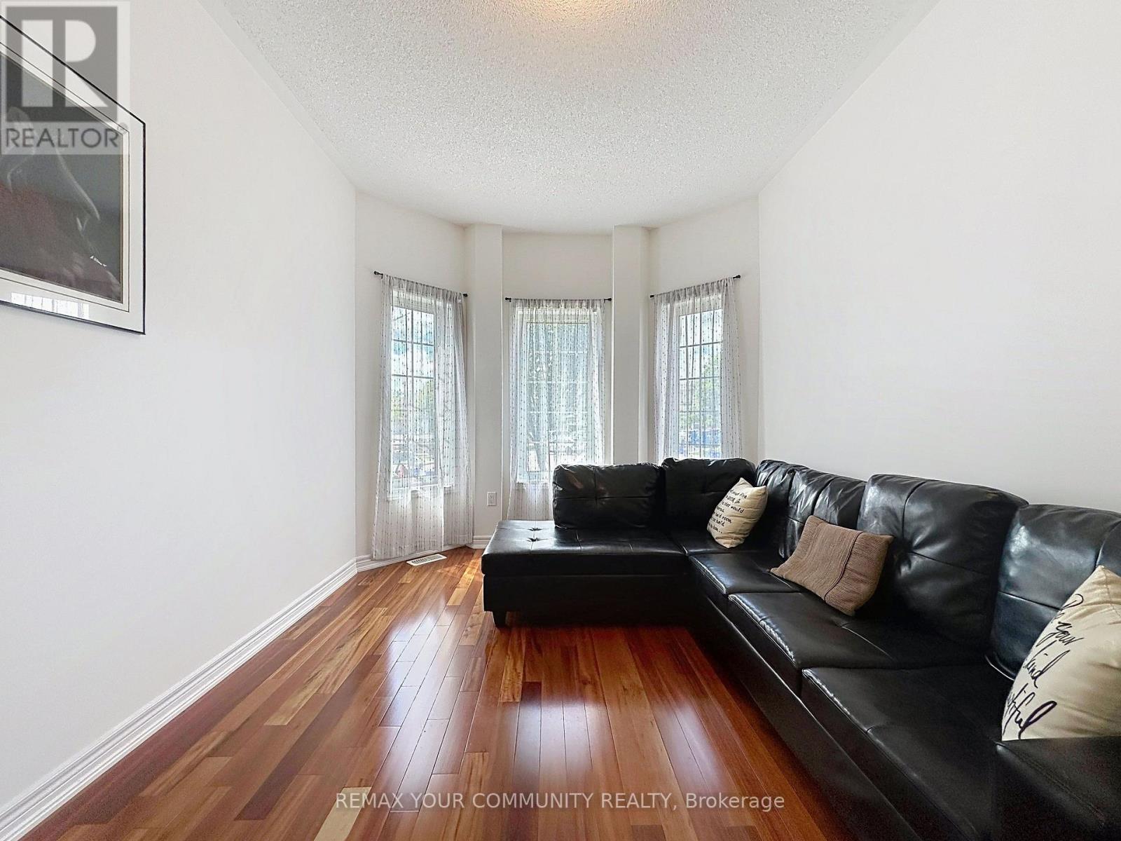15 Bellefontaine Court, Vaughan, Ontario  L6A 4A7 - Photo 6 - N13441724