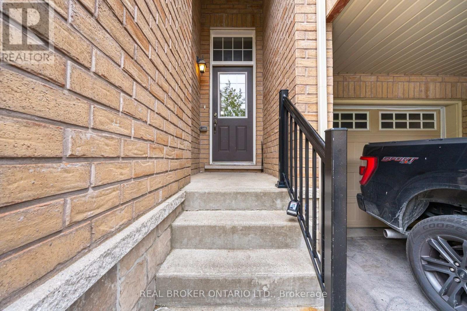 50 Magdalene Crescent, Brampton, Ontario  L6Z 0G8 - Photo 2 - W13585288
