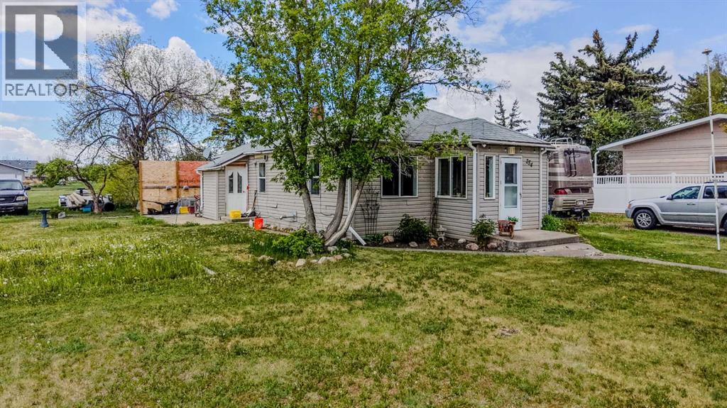 254 N 200 W, Raymond, Alberta  T0K 2S0 - Photo 11 - A2315453