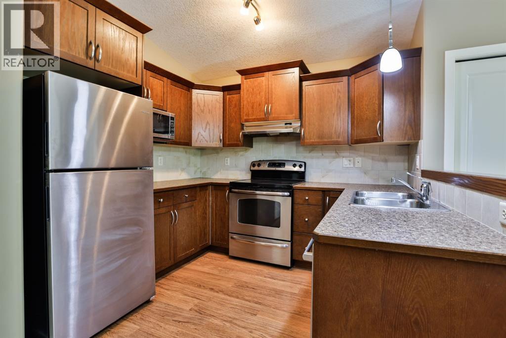215 Haru Moriyama Place N, Lethbridge, Alberta  T1H 5W4 - Photo 6 - A2328962