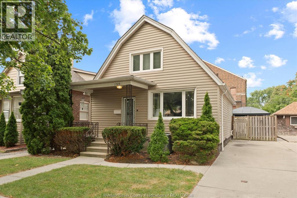1729 Windermere, Windsor, Ontario N8W 2S2 - Photo 3 - 26019847