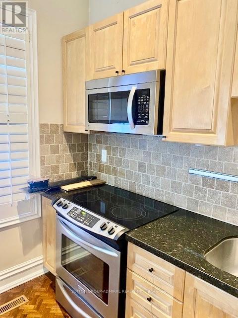 141 Regent Street, Richmond Hill, Ontario  L4C 9P1 - Photo 10 - N13631988