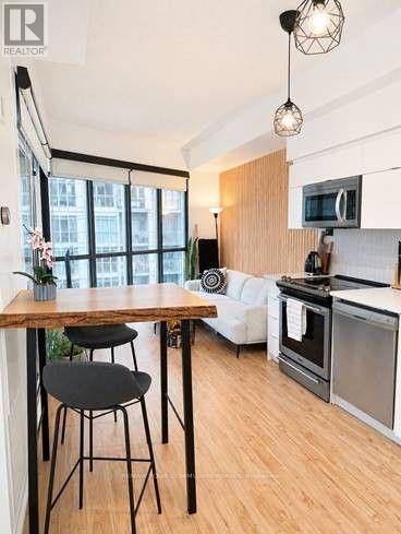1026 - 21 Iceboat Terrace, Toronto, Ontario  M5V 4A9 - Photo 4 - C13675838
