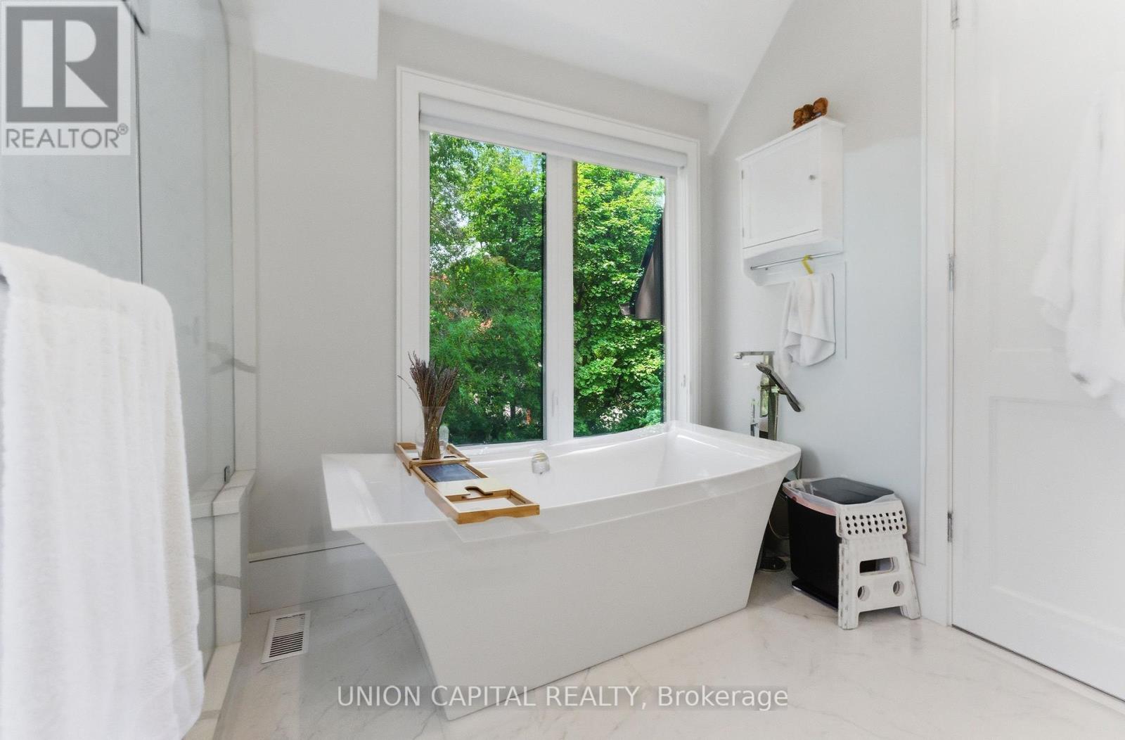 20 Walker Road, Toronto, Ontario  M2N 2K3 - Photo 27 - C13675874