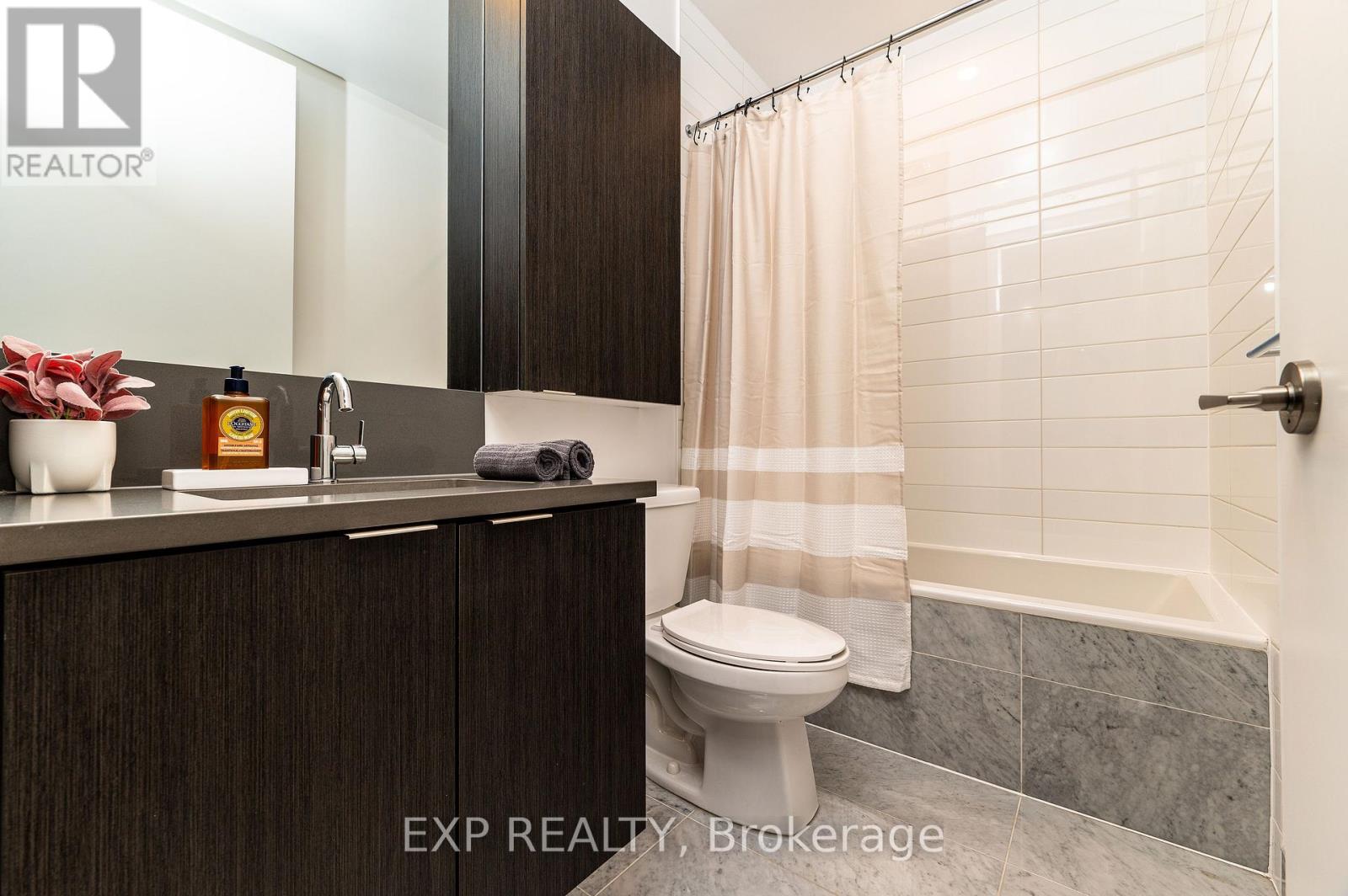Ph03 - 38 Iannuzzi Street, Toronto, Ontario  M5V 0S2 - Photo 23 - C13675890