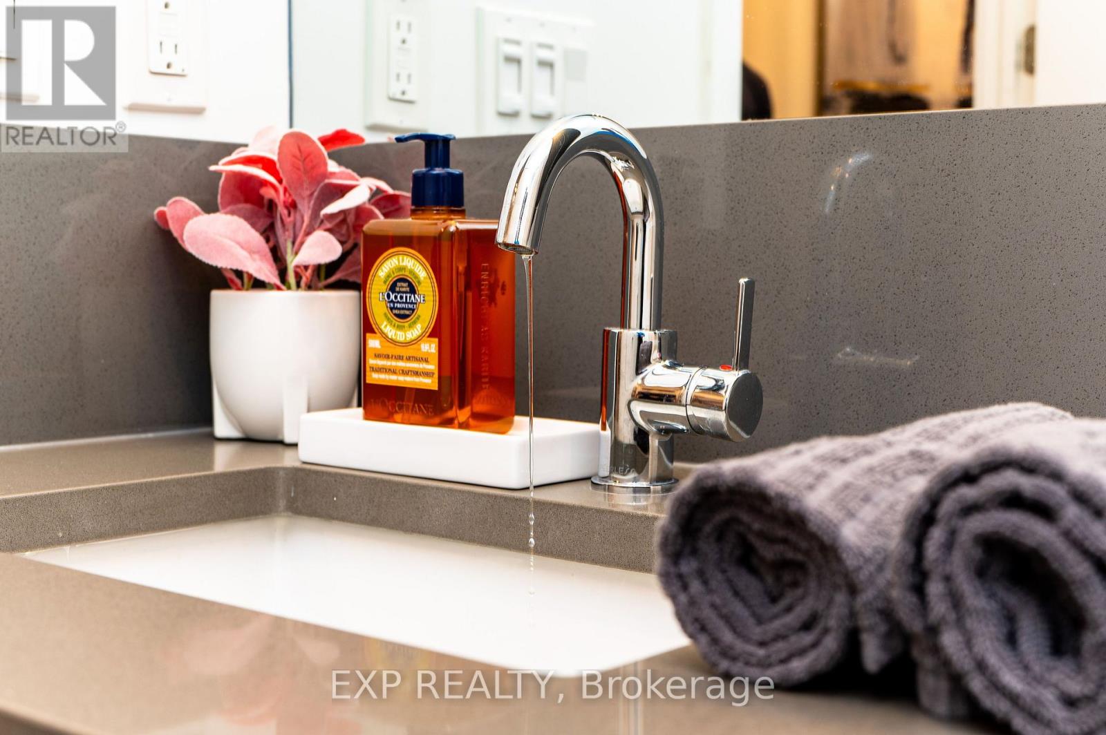 Ph03 - 38 Iannuzzi Street, Toronto, Ontario  M5V 0S2 - Photo 24 - C13675890