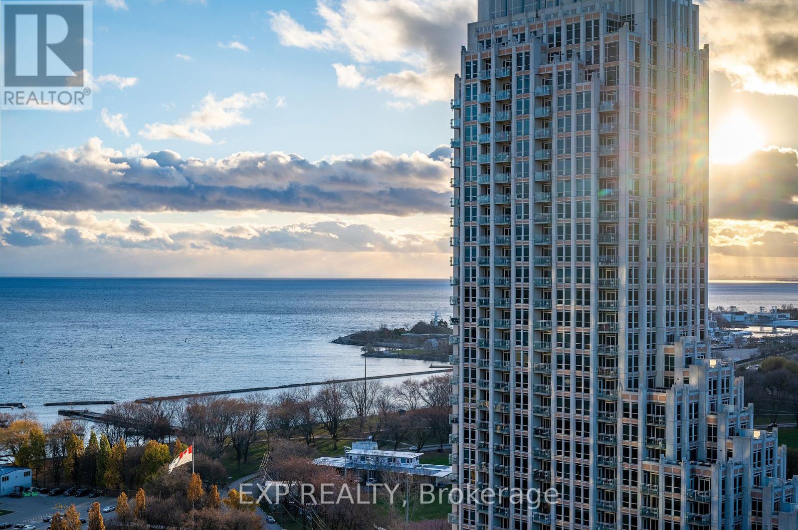 Ph03 - 38 Iannuzzi Street, Toronto, Ontario  M5V 0S2 - Photo 32 - C13675890