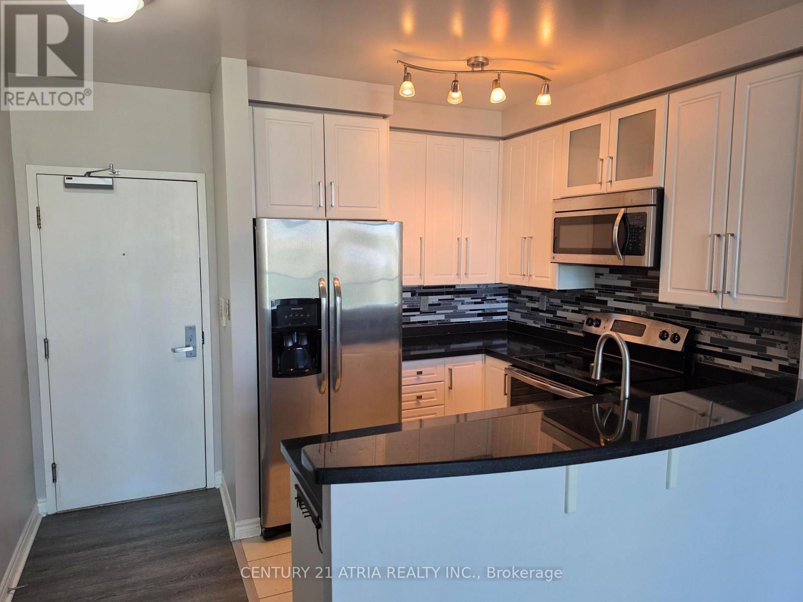 2502 - 7 LORRAINE DRIVE