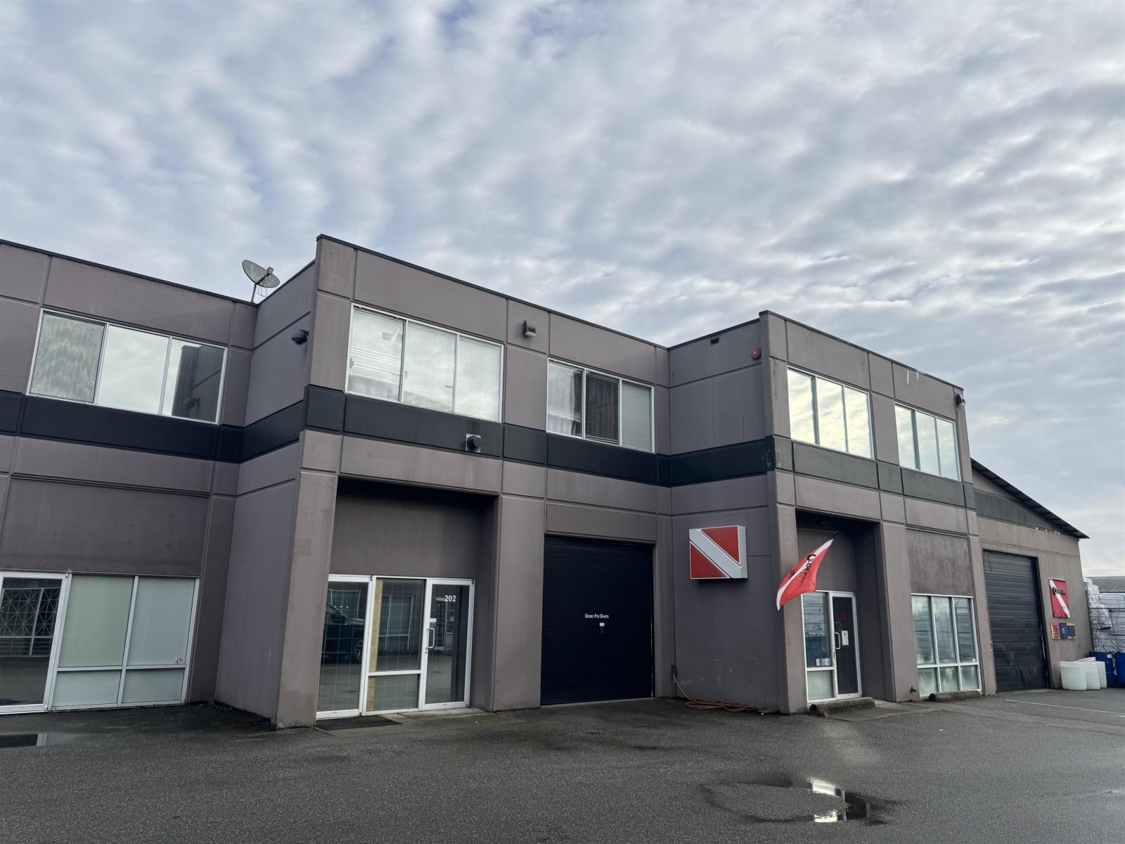 202 9706 188 Street, Surrey, British Columbia  V4N 3M2 - Photo 3 - C8072503