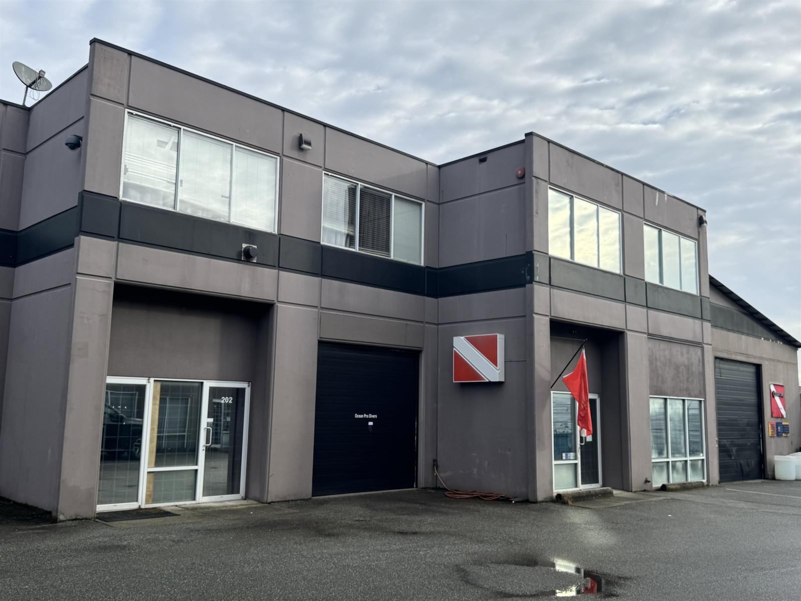 202 9706 188 Street, Surrey, British Columbia  V4N 3M2 - Photo 2 - C8072503