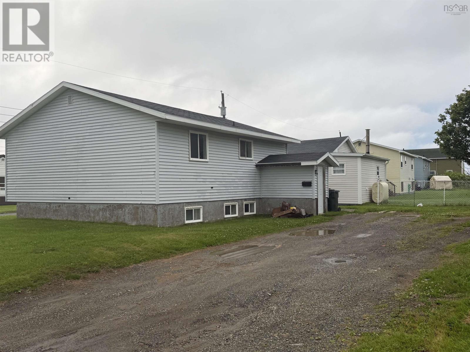 384 Fourteenth Street, New Waterford, Nova Scotia  B1H 4V8 - Photo 3 - 202618584