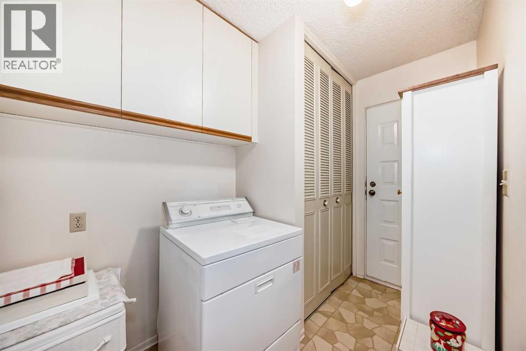 8 Varsdale Place Nw, Calgary, Alberta  T3A 0G7 - Photo 17 - A2315099