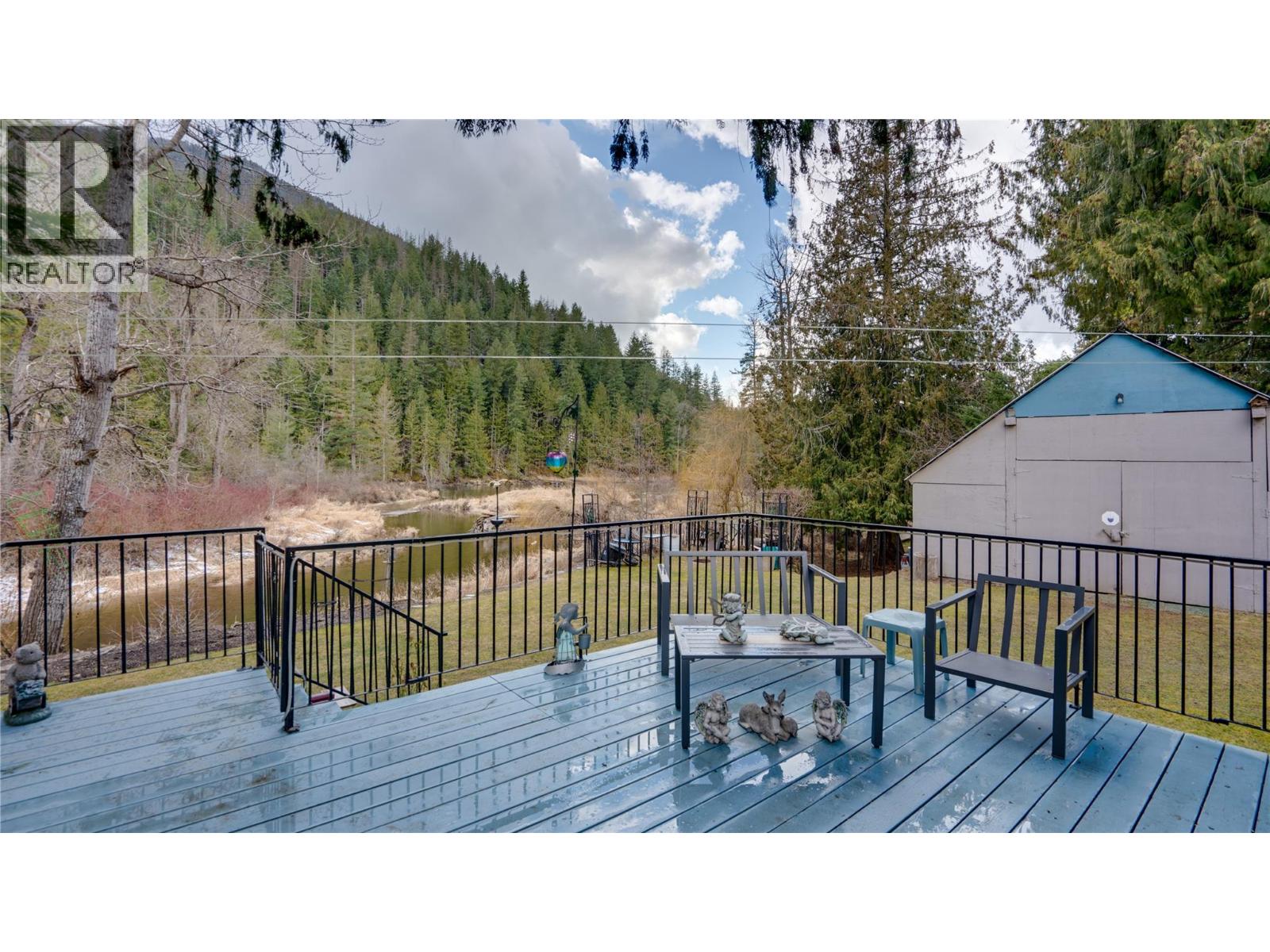 630 Enderby Mabel Lake Road, Enderby, British Columbia