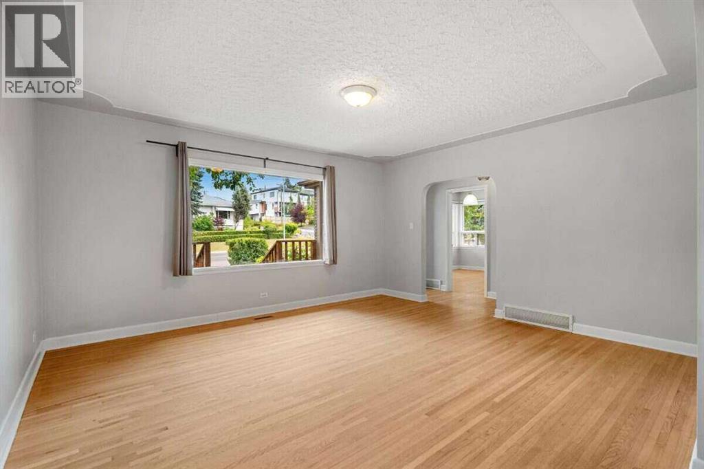 2307 Richmond Road SW, Calgary, Alberta  T2T 5E3 - Photo 4 - A2335435