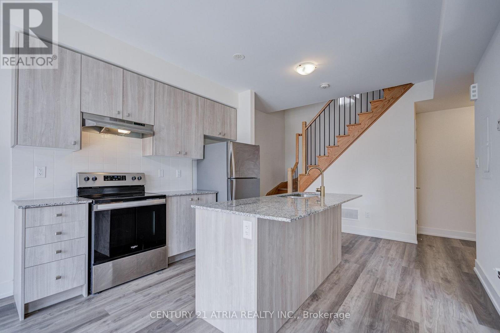 1 - 1 Bond Crescent, Richmond Hill, Ontario  L4E 1J4 - Photo 11 - N13675852