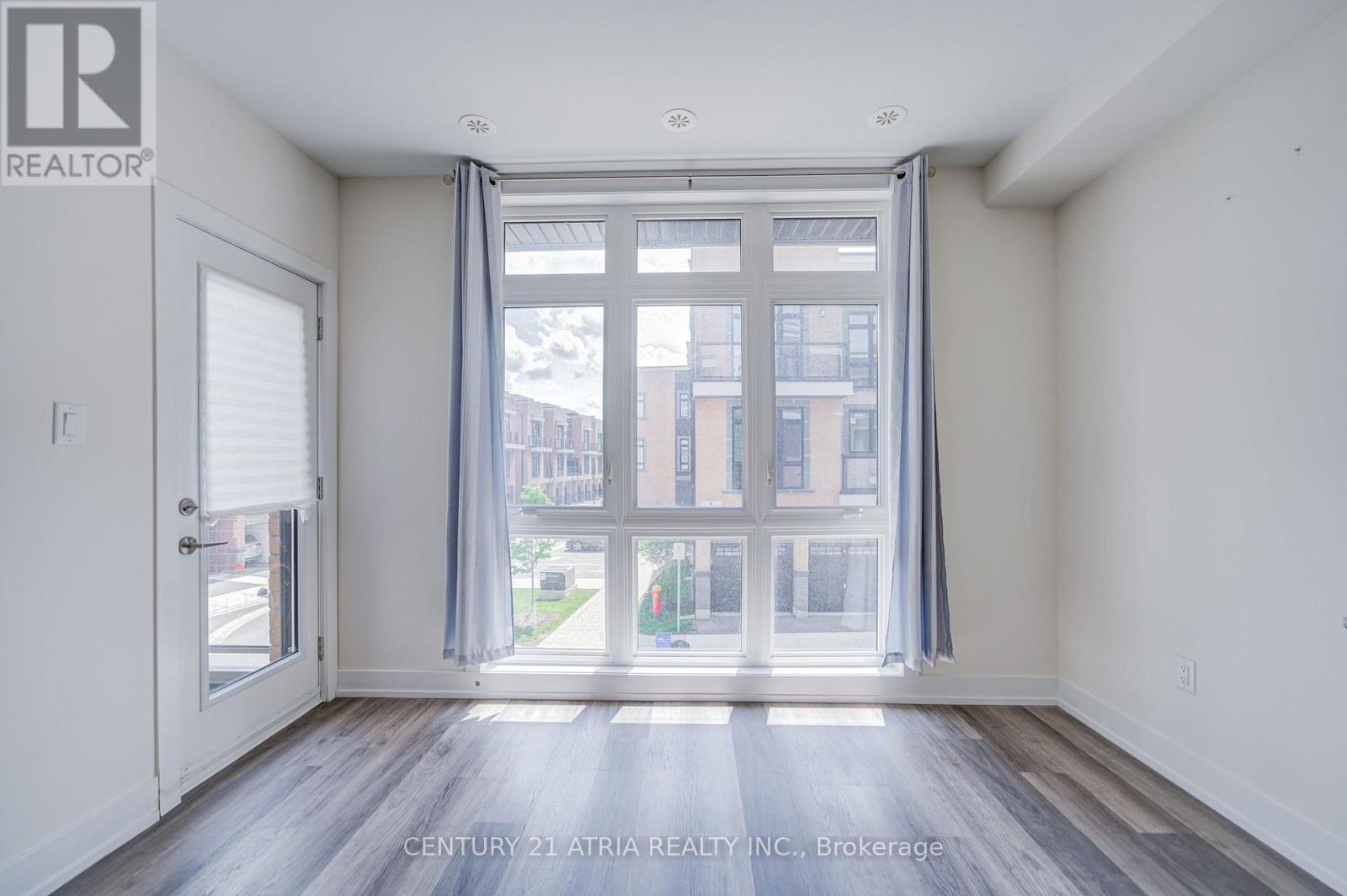 1 - 1 Bond Crescent, Richmond Hill, Ontario  L4E 1J4 - Photo 15 - N13675852