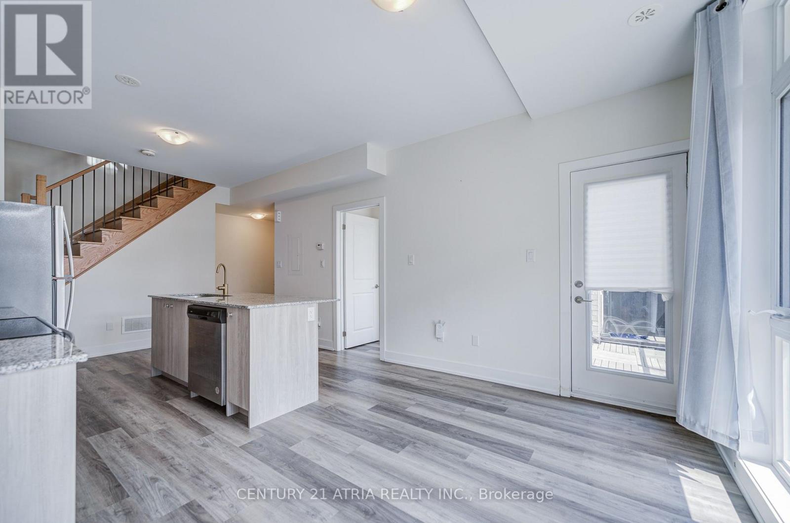 1 - 1 Bond Crescent, Richmond Hill, Ontario  L4E 1J4 - Photo 16 - N13675852