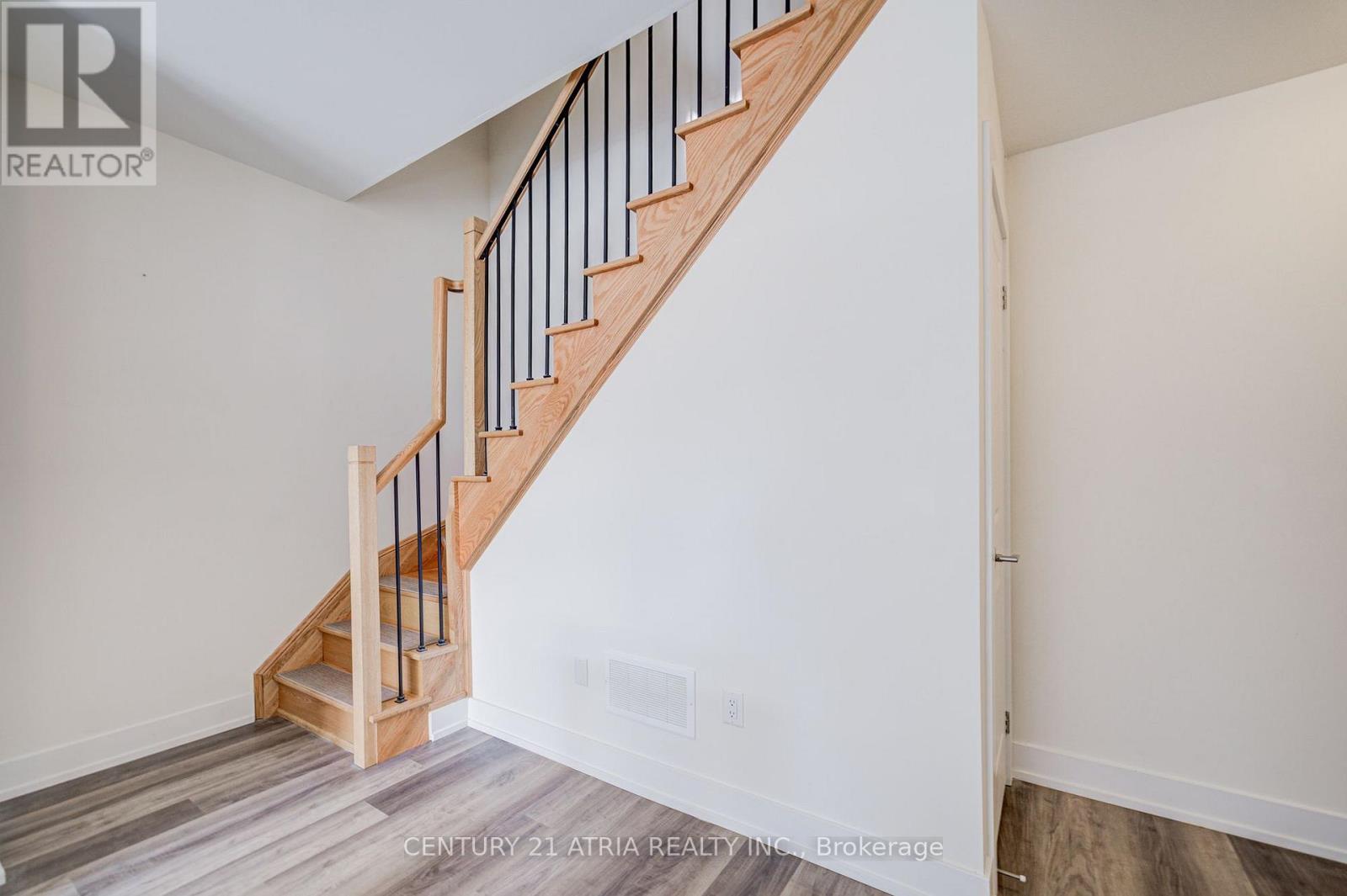 1 - 1 Bond Crescent, Richmond Hill, Ontario  L4E 1J4 - Photo 25 - N13675852