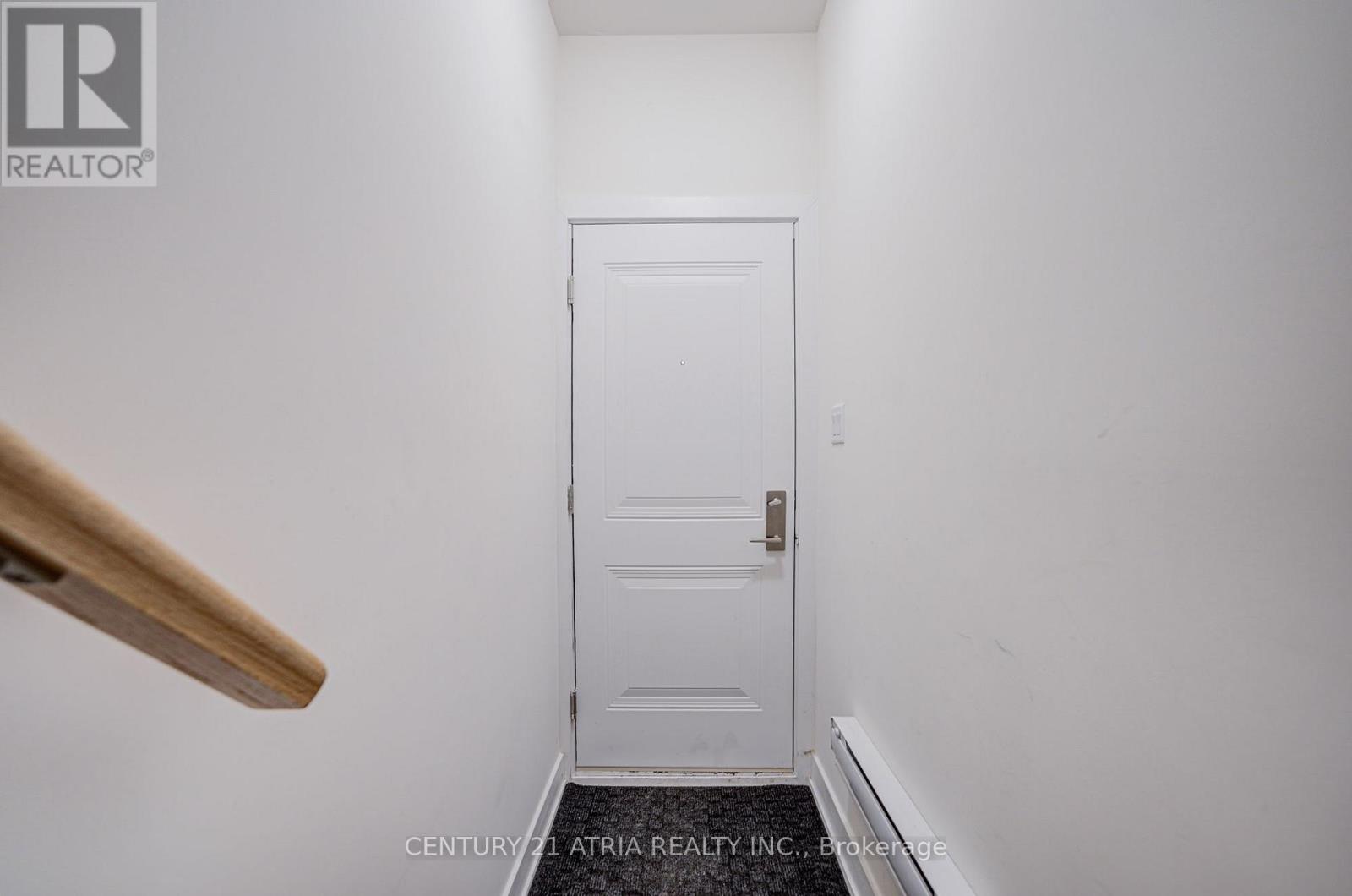 1 - 1 Bond Crescent, Richmond Hill, Ontario  L4E 1J4 - Photo 5 - N13675852