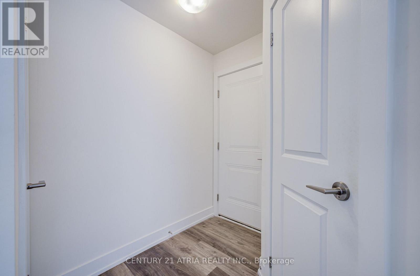 1 - 1 Bond Crescent, Richmond Hill, Ontario  L4E 1J4 - Photo 6 - N13675852