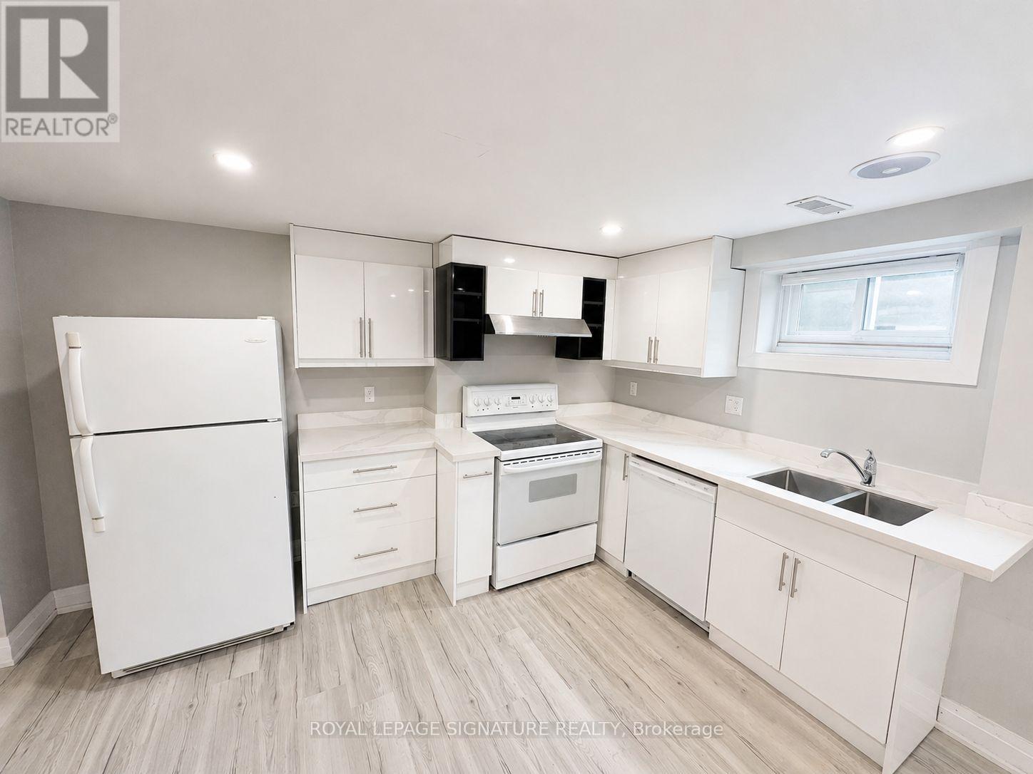 211 Maple Avenue, Richmond Hill, Ontario  L4C 2J4 - Photo 10 - N13675898