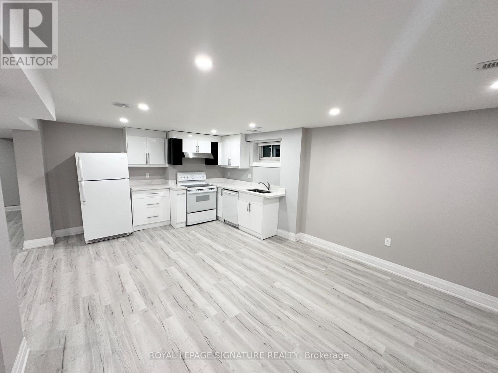211 Maple Avenue, Richmond Hill, Ontario  L4C 2J4 - Photo 13 - N13675898
