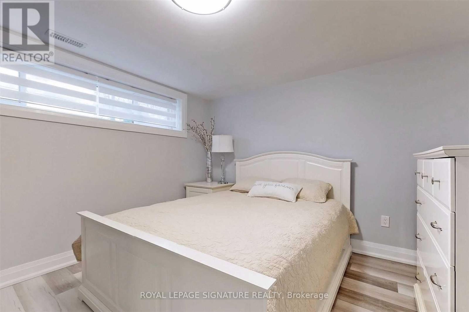 211 Maple Avenue, Richmond Hill, Ontario  L4C 2J4 - Photo 4 - N13675898
