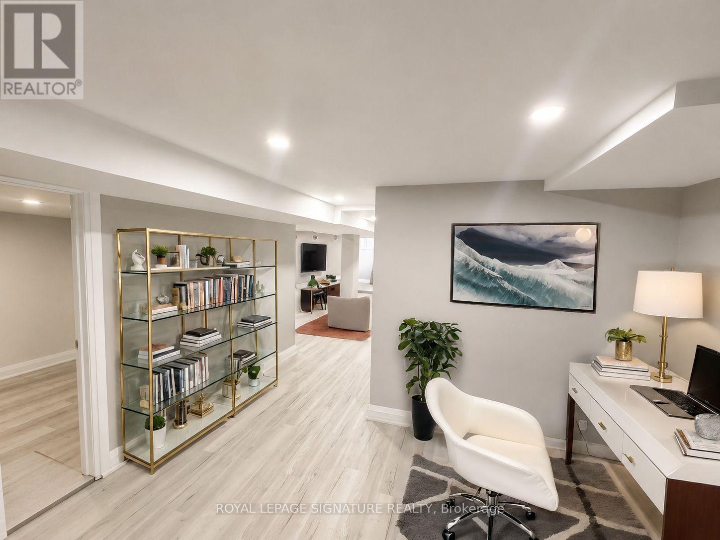 211 Maple Avenue, Richmond Hill, Ontario  L4C 2J4 - Photo 5 - N13675898