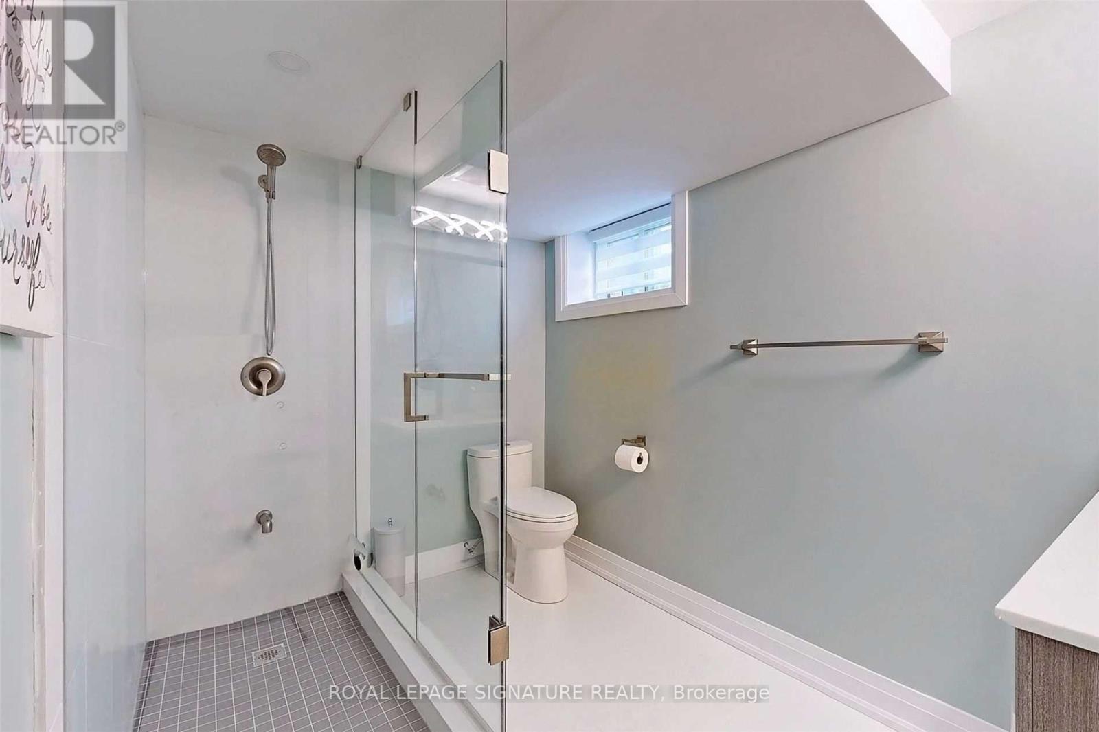 211 Maple Avenue, Richmond Hill, Ontario  L4C 2J4 - Photo 9 - N13675898