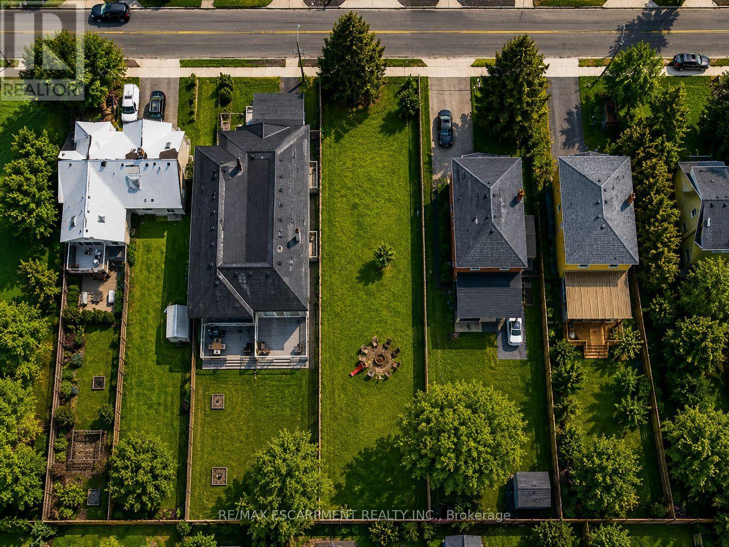 19 Broadview Avenue, Mississauga, Ontario  L5H 2S8 - Photo 1 - W13675866