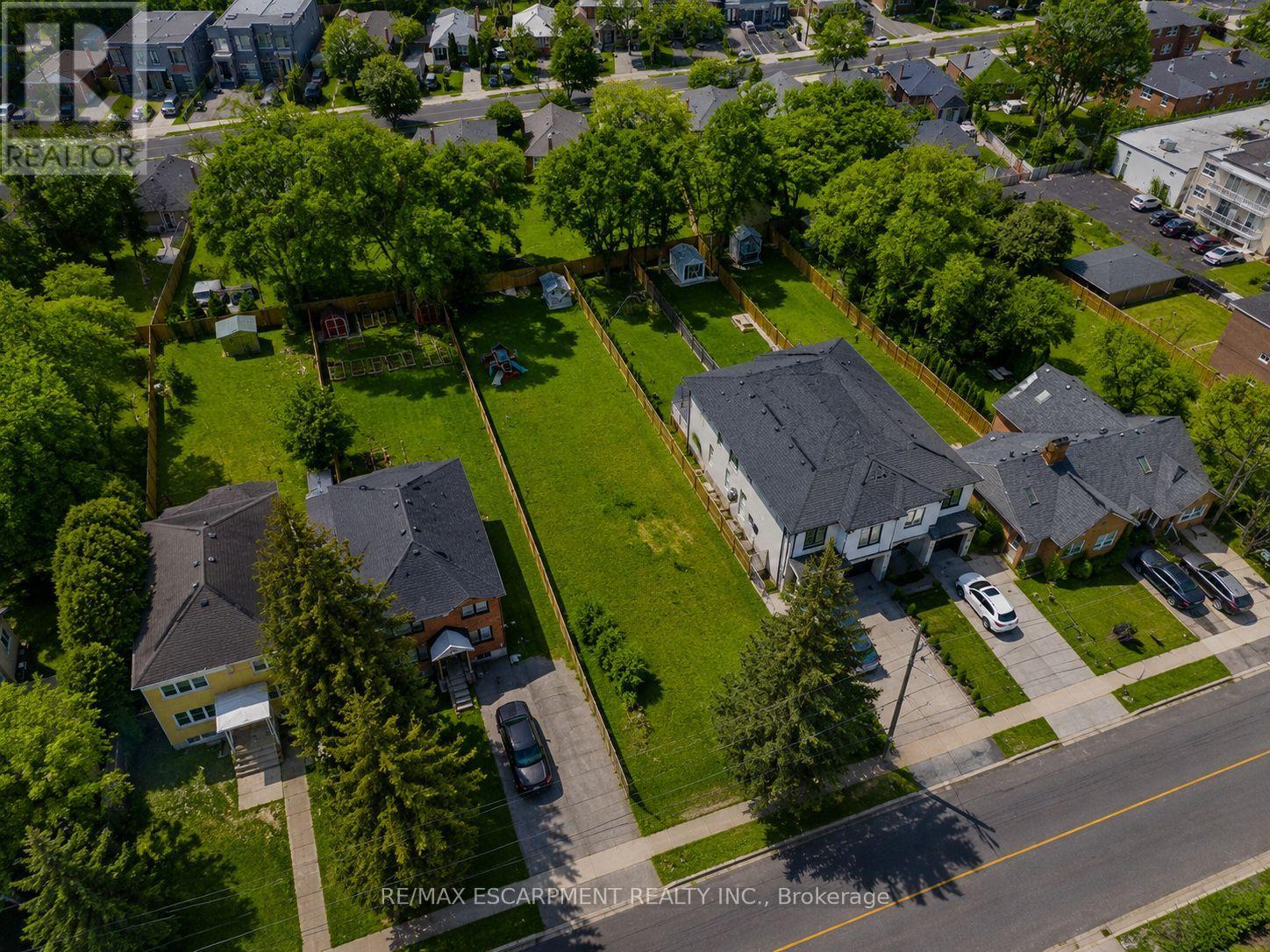 19 Broadview Avenue, Mississauga, Ontario  L5H 2S8 - Photo 13 - W13675866