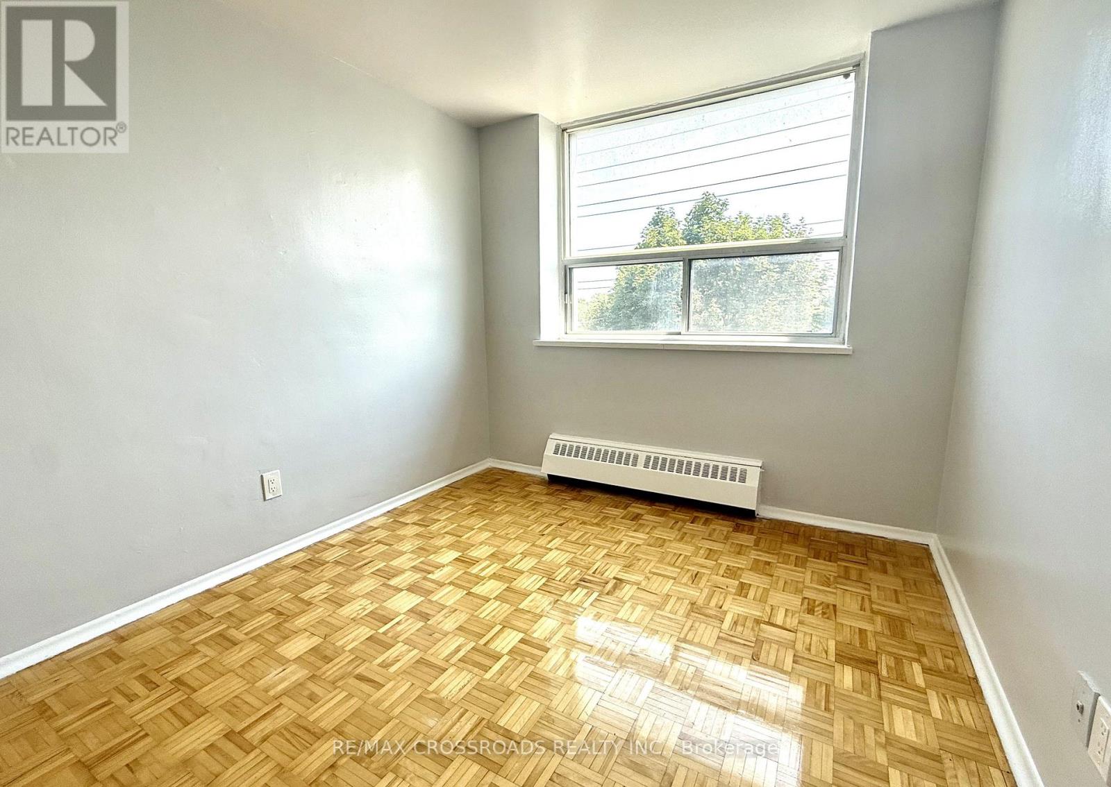 410 - 363 Lakeshore Road E, Mississauga, Ontario L5G 1H7 - Photo 5 - W13675882