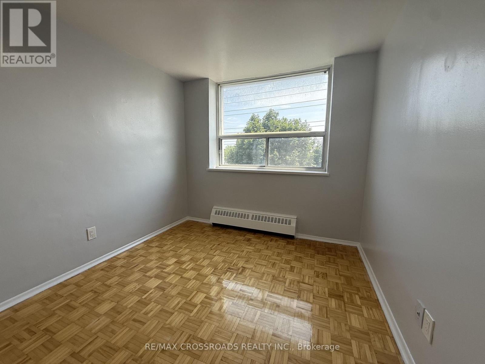 410 - 363 Lakeshore Road E, Mississauga, Ontario L5G 1H7 - Photo 6 - W13675882