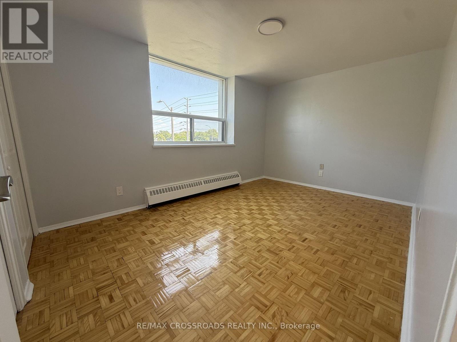 410 - 363 Lakeshore Road E, Mississauga, Ontario L5G 1H7 - Photo 7 - W13675882