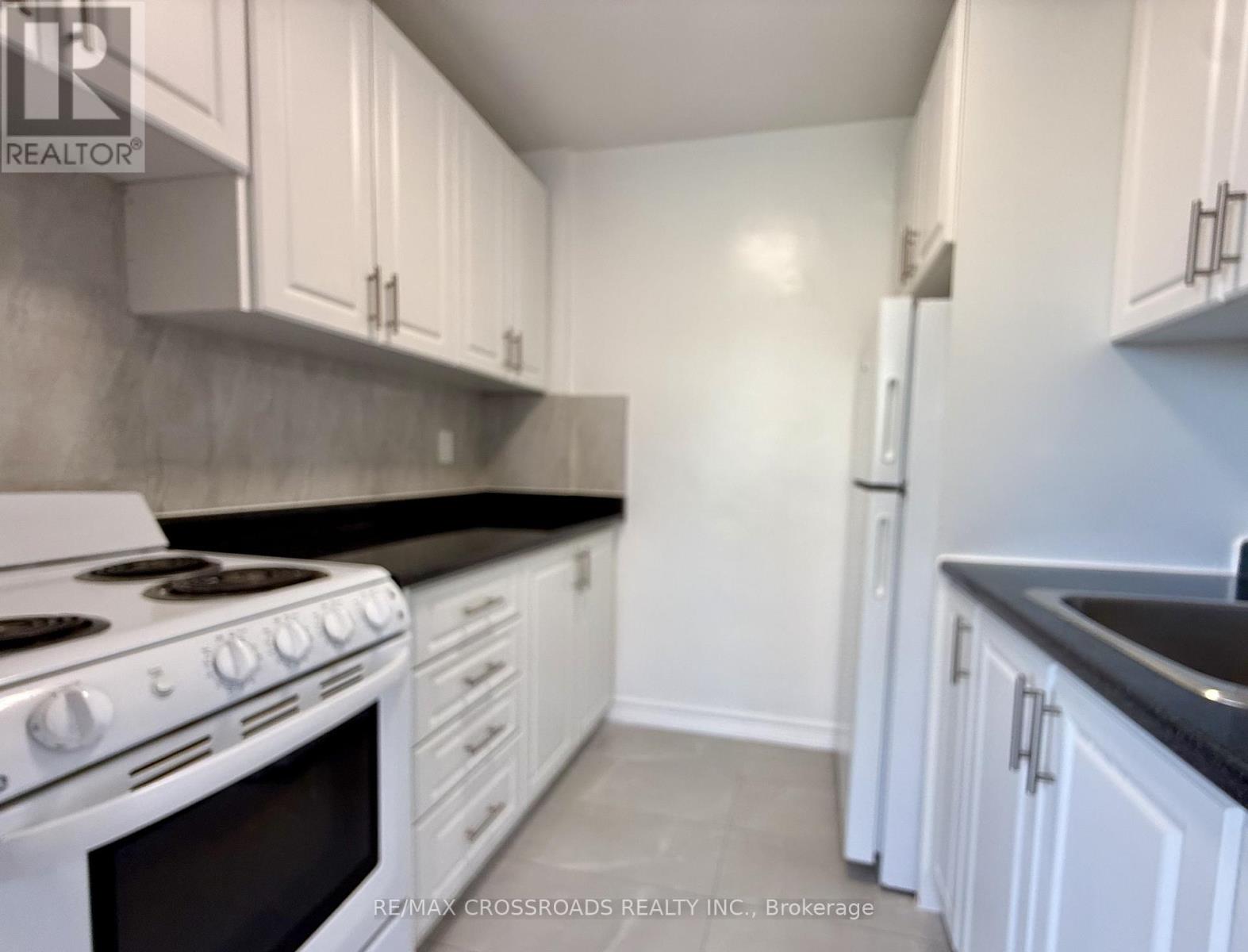 410 - 363 Lakeshore Road E, Mississauga, Ontario L5G 1H7 - Photo 8 - W13675882